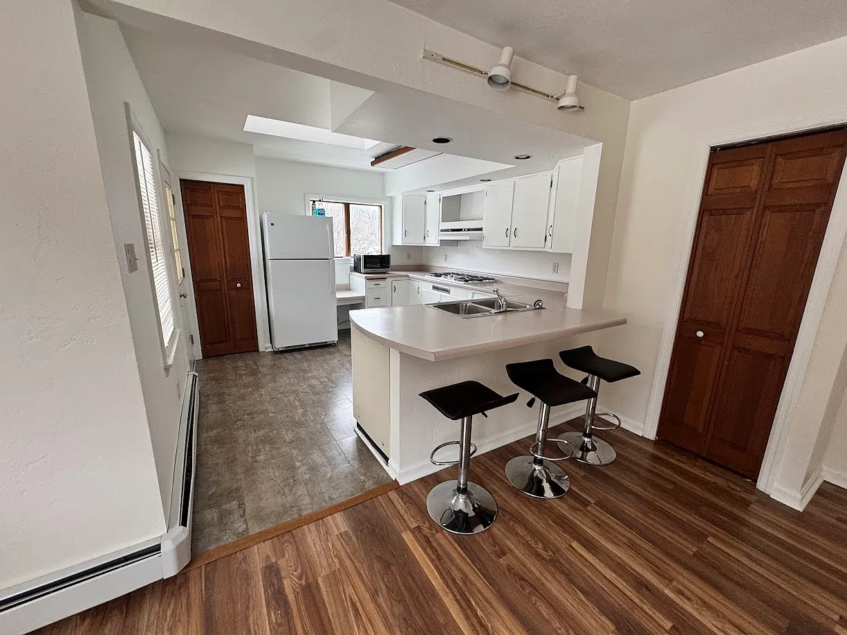 2 bed, $1,695 — Photo 3