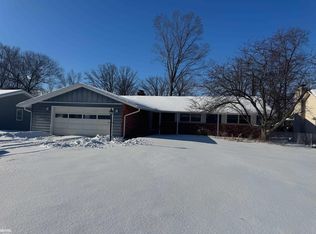2515 Woodstock Dr, Port Huron, MI