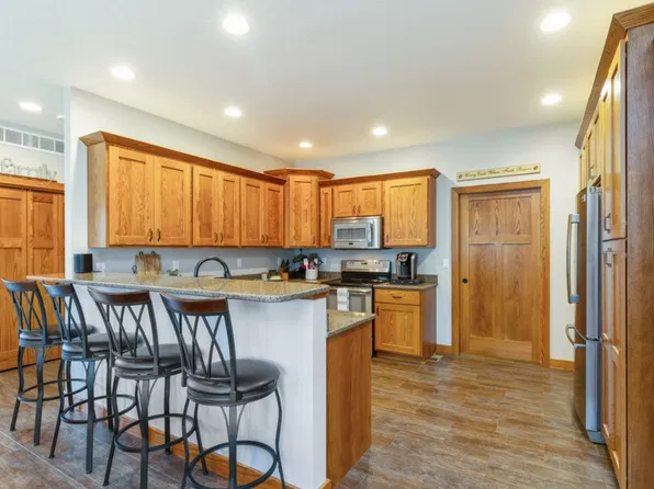 115 Glenwood St, Pella, IA 50219