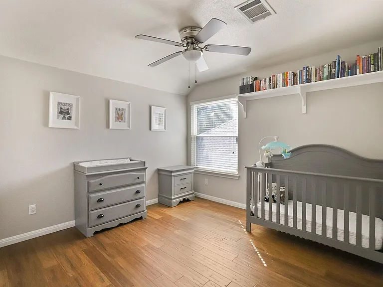 18121 Whitewater Cv — Photo 30