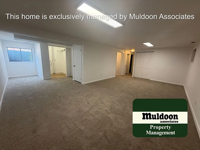 2958 Roche Dr N — Photo 23