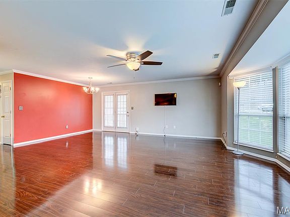 2nd image of 1708 Whispering Creek Dr APT A