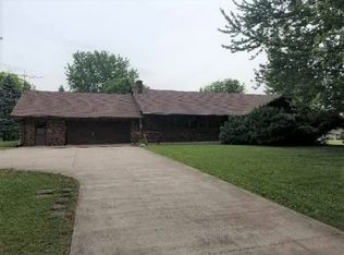 1760 Wolverine Rd, Dixon, IL 61021