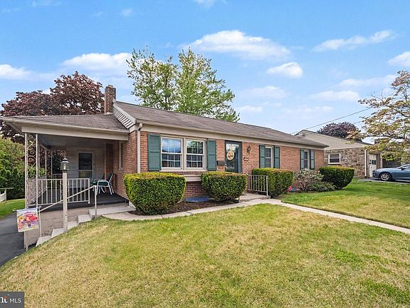 2nd image of 422 Westview Dr