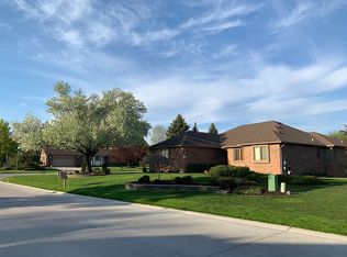 1071 Bembridge Dr, Rochester Hills, MI 48307