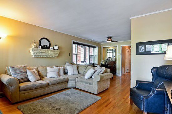 3rd image of 2221 W Cortland St Unit 2