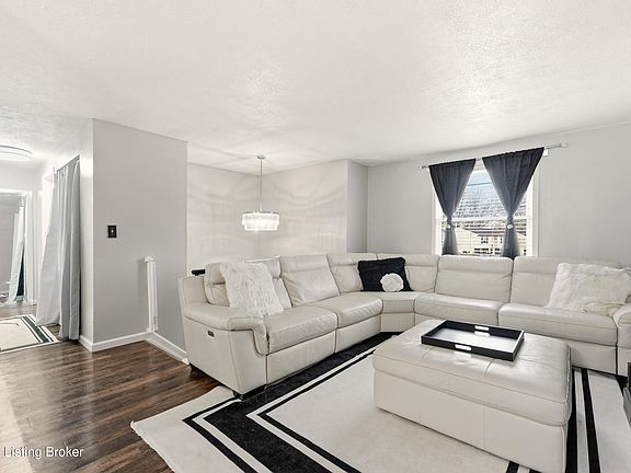 2nd image of 4705 Arroyo Trl