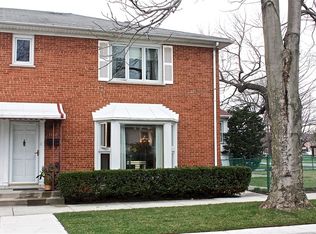 1102 S Maple Ave, Oak Park, IL 60304