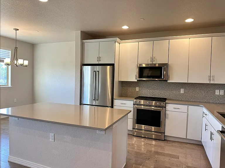 1023 Leonard Ln — Photo 9