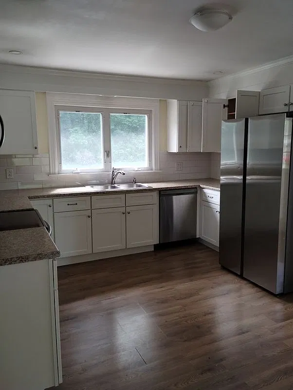 2 bed, 1.0 bath, 1232 sqft, $2,200 — Photo 2