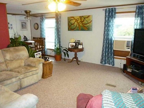3rd image of 2700 Ellen Dr