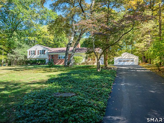 2nd image of 325 Den Road