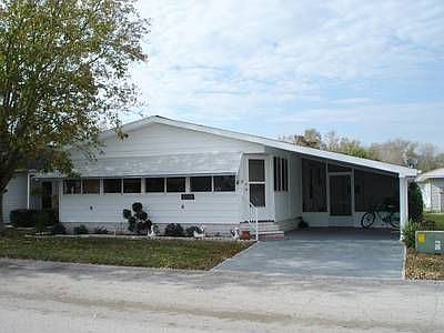 2nd image of 4881 Colonnades Cir W