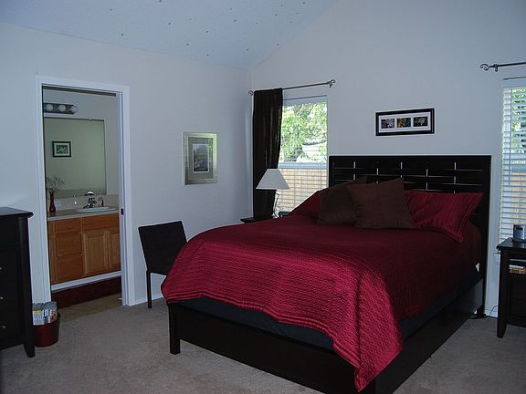 Vaulted master; huge walk-in closet