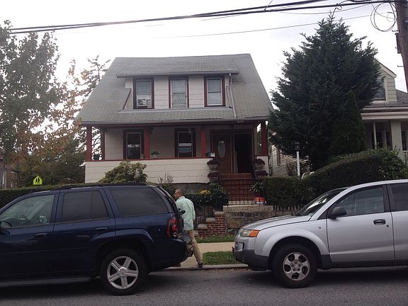 4th image of 1001 Logan Ave