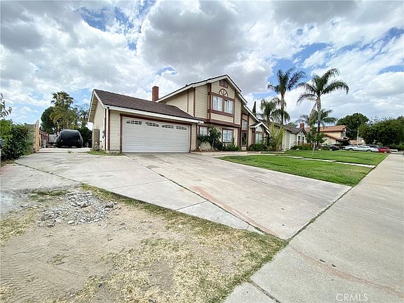 3rd image of 1444 N Sage Ave