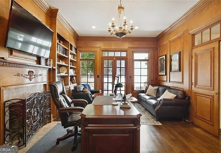 2760 Carmon On Wesley NW — Photo 13