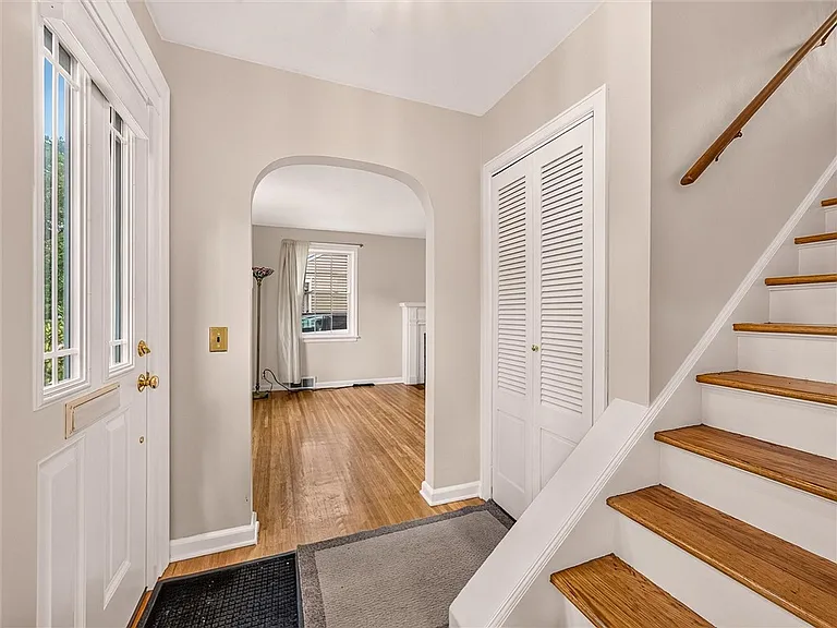 82 Clovercrest Dr — Photo 6