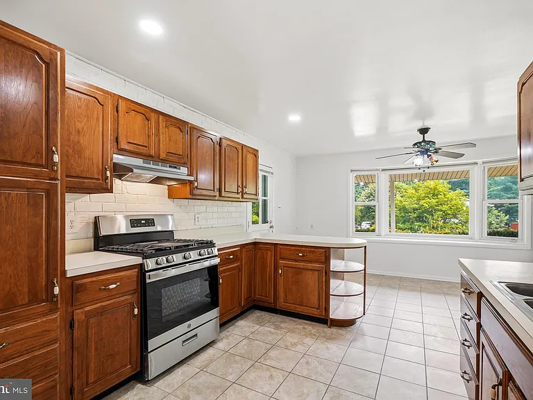 11840 Enid Dr — Photo 5
