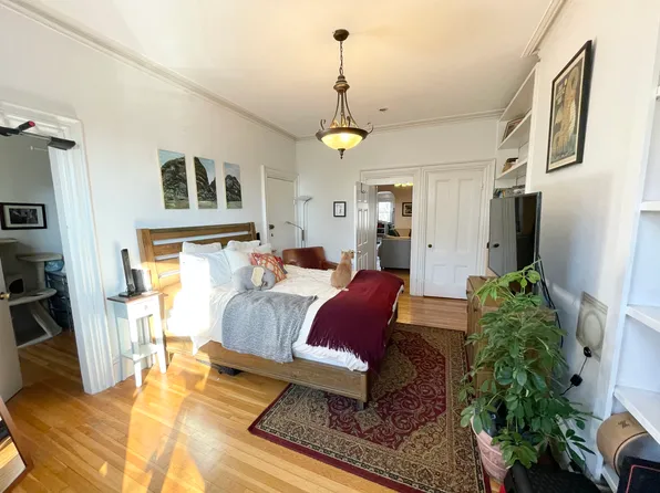 748 E 4th St, Boston, MA