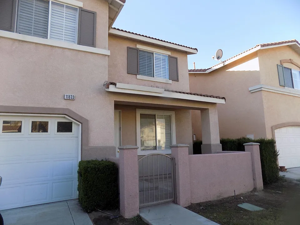 11833 Worcester Dr