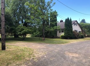 1060 Country Club Rd, Hood River, OR 97031