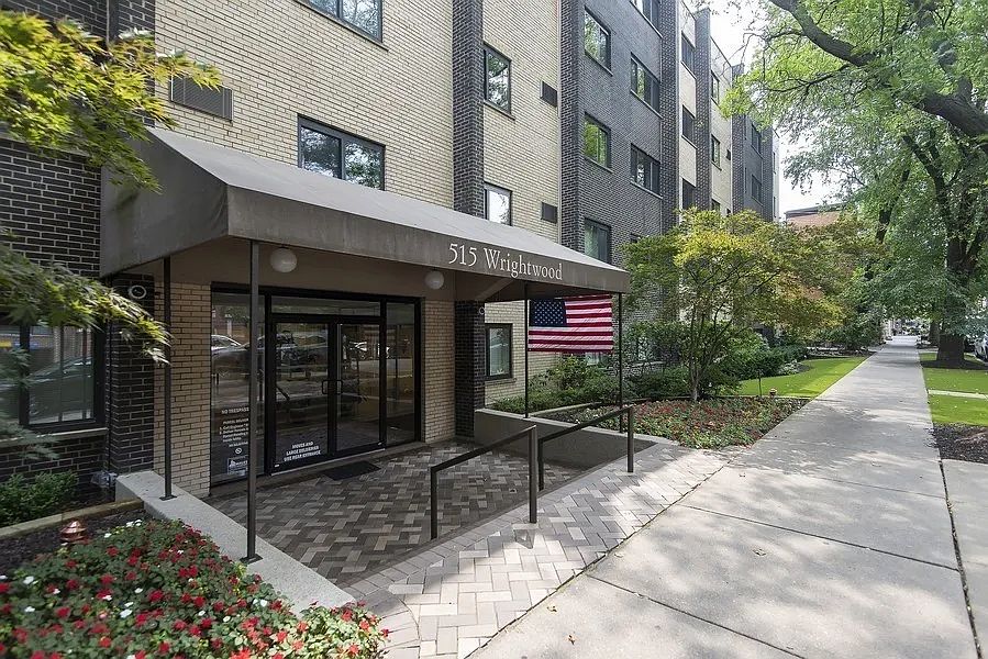 1st image of 515 W Wrightwood Ave APT 509