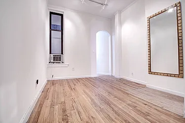 Rented by Urbane Brokerage