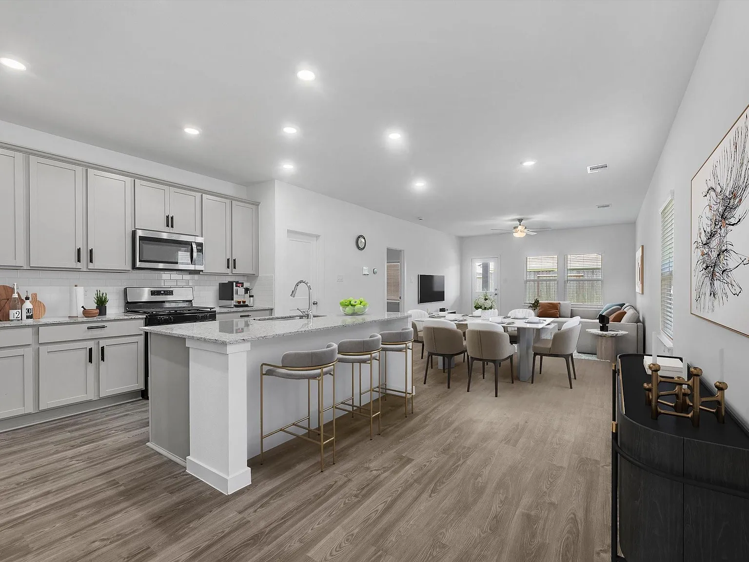 5 bed, 3.0 bath, 2438 sqft, $2,499 — Photo 4