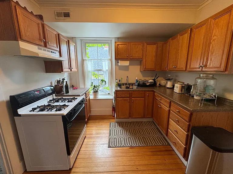 22 Market St #3 — Photo 9