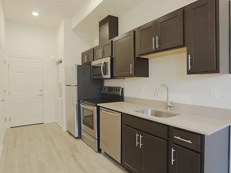 7180 N Leavitt Ave — Photo 34