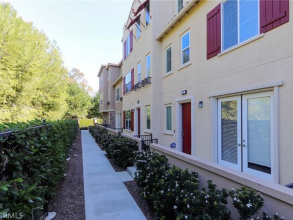 3rd image of 47 Aliso Ridge Loop