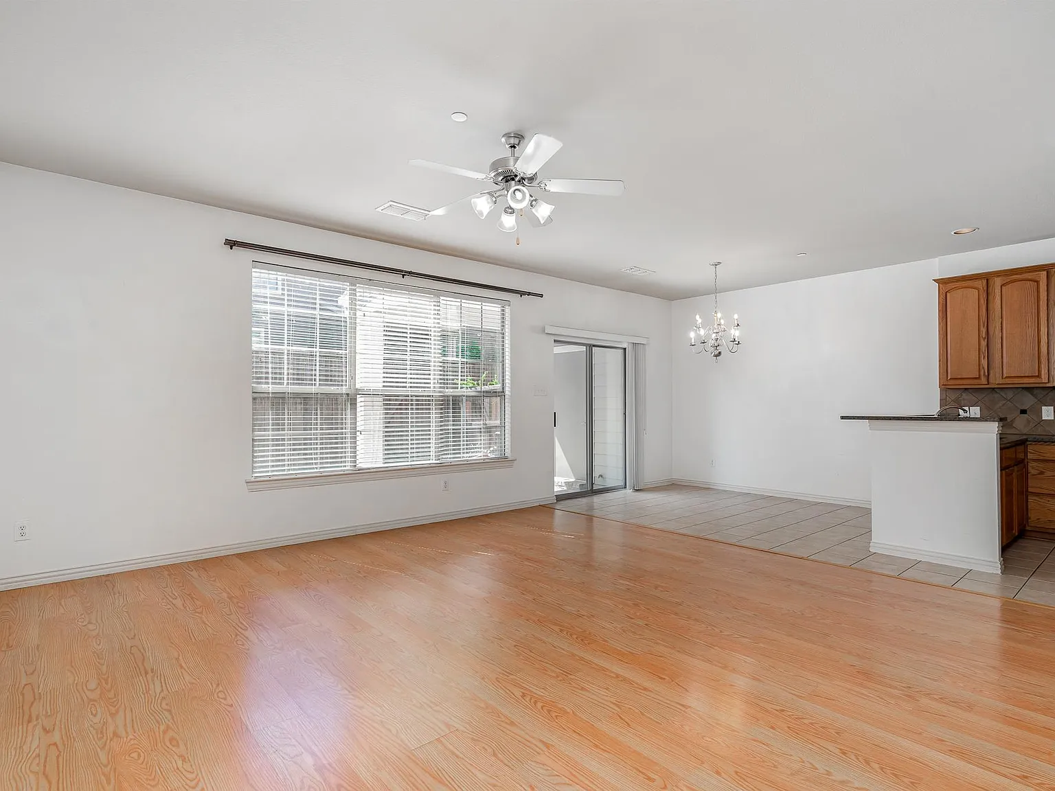 3 bed, 2.5 bath, 1602 sqft, $2,550 — Photo 3