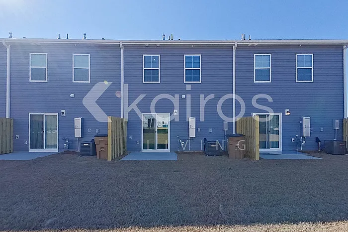 2083 Banyan Cir — Photo 26
