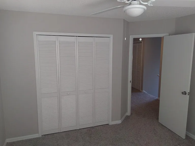 9509 Chandon Dr — Photo 11