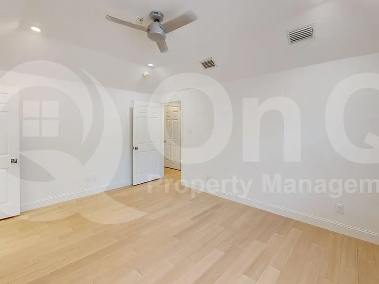 6000 Auburndale Ave #B — Photo 19
