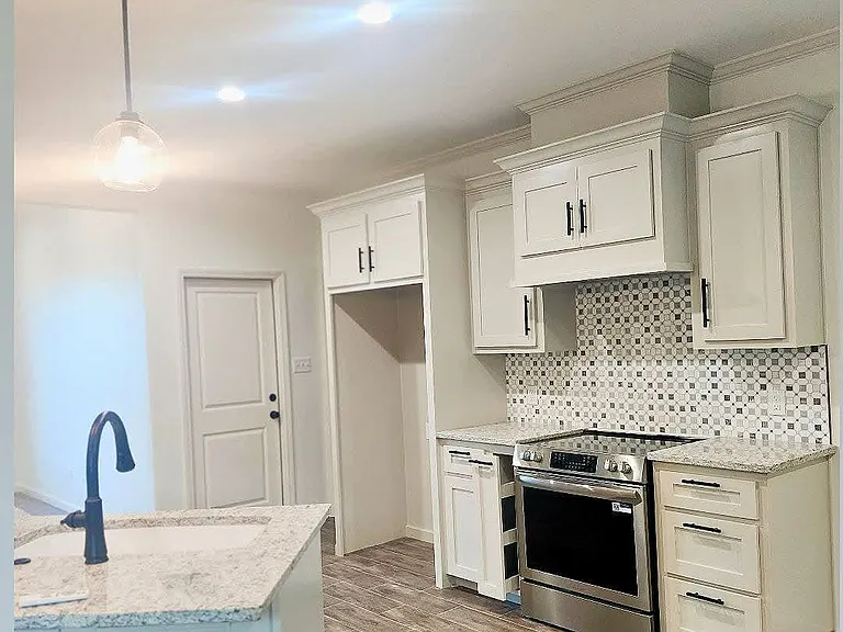 805 Woodridge Cir — Photo 16