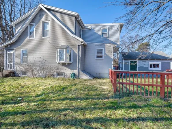 8 Roberts Court, East Hartford, CT 06108