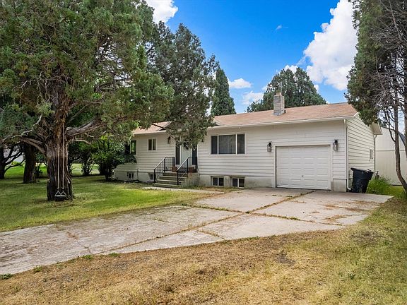 4th image of 740 Hopkins Ln