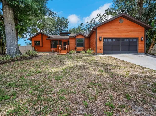 1004 Black Knight Dr, Valrico, FL 33594
