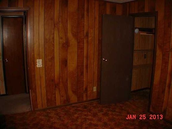3rd image of 144 W Saginaw St