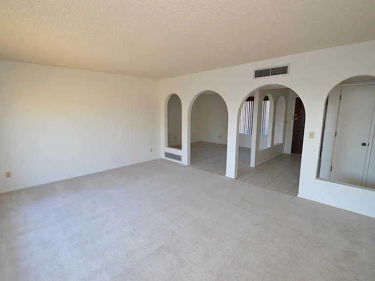 7722 E Knollwood Cir — Photo 8