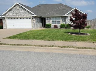 551 Keswick Dr, Centerton, AR 72719