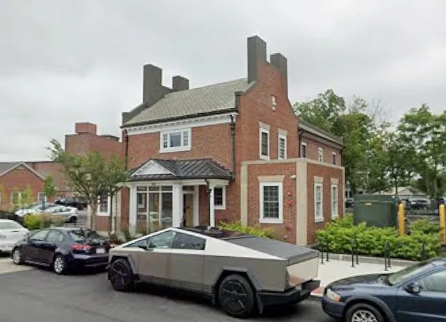 410 Washington St #201