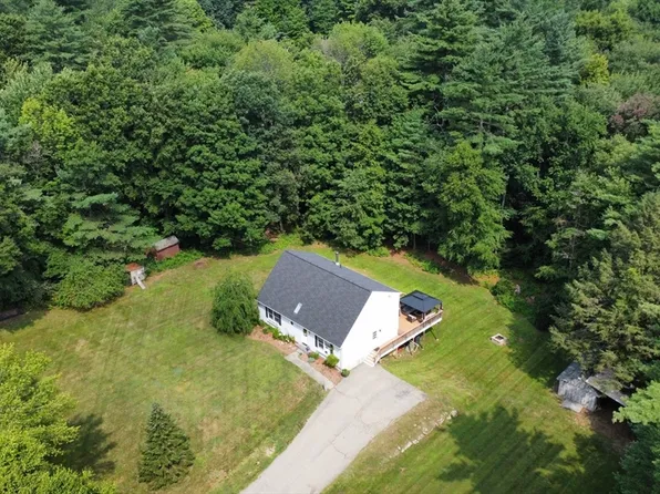 1 Barefoot Ln, Brookfield, MA 01506