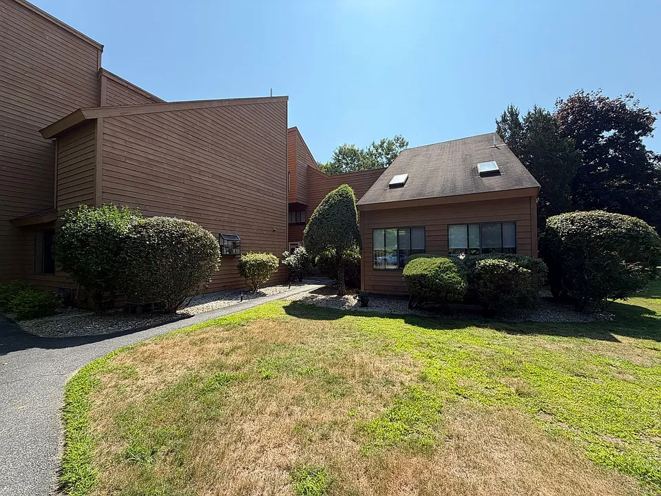 40 Danforth Ct