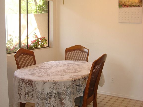 Dining room with Pool View