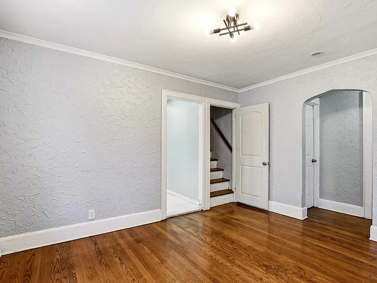 712 Sheridan Ave — Photo 15