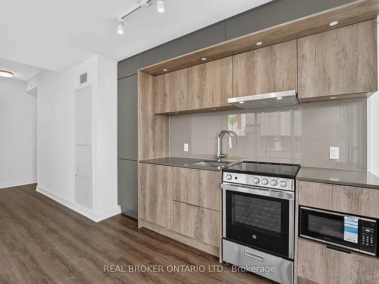 448 Burnhamthorpe Rd W #4111 — Photo 14