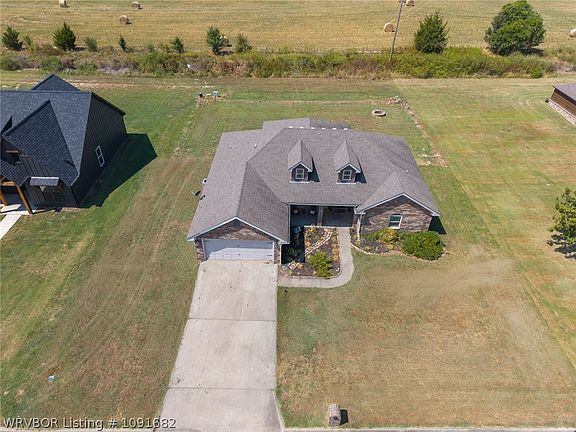 3rd image of 2033 Prairie Fire Dr